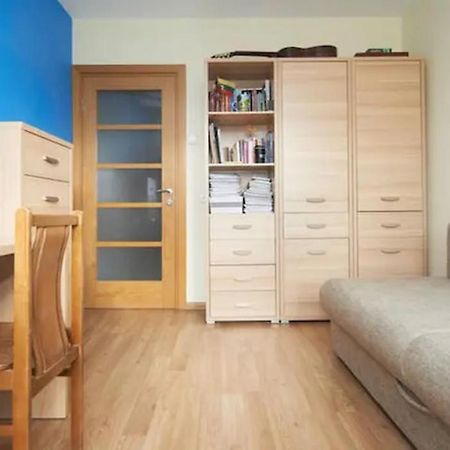 Cozy Private Room In A Three Room Apartment Free Parking Feel Like At Home VNO Buitenkant foto