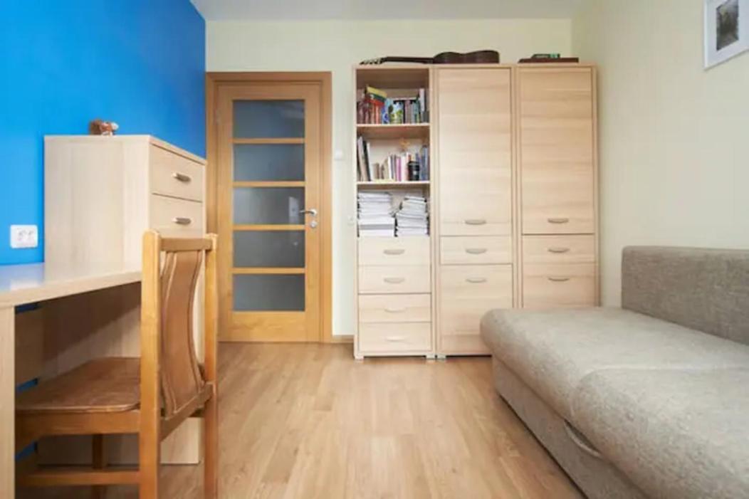 Cozy Private Room In A Three Room Apartment Free Parking Feel Like At Home VNO Buitenkant foto